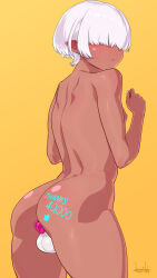 1boy anal anal_object_insertion androgynous ass back body_writing butt_plug covered_testicles dark-skinned_male dark_skin from_behind hair_over_eyes highres kuroino_(0kuro8ino6) looking_back milestone_celebration nude object_insertion original pointy_ears puffy_chest sex_toy short_hair shoulder_blades signature simple_background thighs trap white_hair white_nails yellow_background