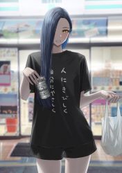 1girl asymmetrical_hair backlighting bag beer_can black_shorts blue_hair blush can clenched_teeth clothes_writing cow drink_can forehead grocery_bag hair_over_one_eye hara_kenshi highres holding holding_bag holding_can long_hair looking_at_viewer original outdoors parted_lips shopping_bag short_shorts short_sleeves shorts solo supermarket teeth translation_request yellow_eyes