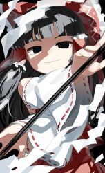 1girl black_background black_eyes black_hair bow crossed_arms detached_sleeves frilled_bow frills gohei hair_bow hair_tubes hakurei_reimu half-closed_eyes highres long_hair long_sleeves looking_at_viewer monosenbei red_bow red_skirt ribbon-trimmed_sleeves ribbon_trim ringed_eyes skirt smirk solo touhou v-shaped_eyebrows very_long_hair white_sleeves wide_sleeves