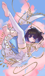 1girl absurdres ahoge ai_dongdong bare_shoulders barefoot benghuai_xueyuan black_choker black_hair blue_eyes blue_hair breasts choker cleavage cloud cloudy_sky colored_inner_hair commentary_request earrings falling feet flower hair_flower hair_ornament halterneck highres honkai_(series) hoop_earrings jewelry kneepits legs looking_at_viewer medium_breasts multicolored_hair official_alternate_costume pink_clouds seele_vollerei seele_vollerei_(scheherazade) short_hair single_thighhigh skirt sky soles solo thigh_strap thighhighs toes white_flower white_skirt white_thighhighs