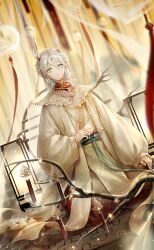1boy artist_request blue_eyes branch capelet carpet chinese_clothes dragon_horns dutch_angle expressionless forest full_body game_cg hair_between_eyes hanfu highres holding horn_ornament horn_ribbon horns kneeling light_particles long_sleeves looking_at_viewer luming male_focus mandarin_collar medallion medium_hair nature nikki_(series) official_art outdoors puffy_long_sleeves puffy_sleeves red_ribbon ribbon shining_nikki sky solo tree white_capelet white_hair white_hanfu white_horns wind_chime yellow_sky yunjian