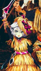 1boy 1girl 1other arm_above_head bandaged_hand bandages belt_buckle black_shirt bucket buckle commentary costume cowboy_shot dagger facial_scar fate/grand_order fate_(series) green_eyes height_difference holding holding_bucket holding_dagger holding_knife holding_weapon jack_the_ripper_(fate/apocrypha) knife konoe_ototsugu long_sleeves looking_at_viewer maria_the_ripper mask mask_on_head namahage night official_alternate_costume official_art oni_mask open_mouth outdoors photo_background pink_ribbon ribbon rope scar scar_on_cheek scar_on_face sheath shimenawa shirt short_hair shouting solo_focus standing third-party_source v-shaped_eyebrows weapon white_hair wooden_bucket