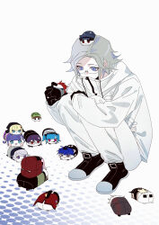 1boy absurdres amemiya_darumi aotsuki_eito black_eyes black_gloves black_hair black_hat black_shoes blonde_hair blue_eyes blue_hair blue_hat character_doll chinese_commentary commentary_request drawstring eye_print eyepatch ginzaki_shouma glasses gloves green_hat grey_hair hat highres holding holding_stuffed_toy jacket kawana_tsubasa kirifuji_nozomi kneeling kurenaikiyumi magadori_kyoshika male_focus maruko_gaku mojiro_moko multicolored_hair object_on_head omokage_yugamu oosuzuki_kurara pink_eyes ponytail purple_eyes purple_hair red_eyes red_hair shizuhara_hiruko shoes short_hair stuffed_toy sumino_takumi the_hundred_line_-last_defense_academy- tsukumo_ima tsukumo_kako tsum-tsum white_hair white_jacket yakushiji_takemaru
