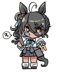 1girl ahoge animal_ears black_hair black_jacket black_shoes black_skirt blowing_bubbles bow cellphone charm_(object) chewing_gum clothes_around_waist collared_shirt dark-skinned_female dark_skin ear_tag earrings green_bow green_scrunchie gyaru gyaru_v hair_between_eyes hair_ornament hairclip highres holding holding_phone horse_ears horse_girl horse_tail jacket jacket_around_waist jewelry kawamochi_(tddm3573) long_bangs long_hair long_hair_between_eyes loose_socks manhattan_cafe_(umamusume) multicolored_hair phone pleated_skirt scrunchie shirt shoes side_ponytail simple_background single_earring skirt smartphone socks solo speech_bubble tail translation_request umamusume unworn_jacket v white_background white_hair white_shirt white_socks wrist_scrunchie yellow_eyes