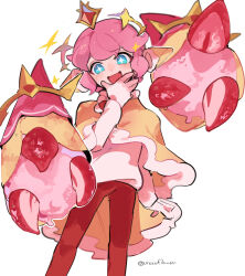 +_+ 1other :d androgynous arm_at_side blue_eyes cloak cookie_run cookie_run:_kingdom duplicate feet_out_of_frame fur-trimmed_cloak fur_trim hand_on_own_face hand_up head_tilt highres humanization laughing leggings long_sleeves open_mouth other_focus pink_hair pixel-perfect_duplicate red_leggings short_hair simple_background smile solo strawberry_crepe_cookie sweater twitter_username unfinished urolo white_background white_sweater yellow_cloak