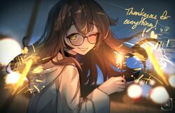 1girl beach berry black_choker blurry blurry_background brown_hair brown_hoodie choker dusk earrings fireworks floating_hair food-themed_earrings from_side grin highres holding holding_fireworks hololive hololive_english hood hoodie jewelry koromay_ho long_hair looking_at_viewer nanashi_mumei nanashi_mumei_(casual) one_eye_closed oversized_clothes sky smile sparkler star_(sky) starry_sky turning_head very_long_hair virtual_youtuber wide_sleeves yellow_eyes