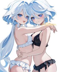 2girls alternate_costume armpit_crease artist_name ass bikini black_bikini blue_hair blush breasts clenched_teeth commentary_request cowboy_shot drop-shaped_pupils eyelash_ornament frilled_bikini frills furina_(genshin_impact) genshin_impact heterochromia highres hug long_hair looking_at_viewer medium_breasts multicolored_hair multiple_girls navel open_mouth rrr_gns_(riuriu_1212) short_hair sideboob signature simple_background stomach streaked_hair sweat swimsuit symbol-shaped_pupils teeth wavy_hair white_background white_bikini white_hair yuri