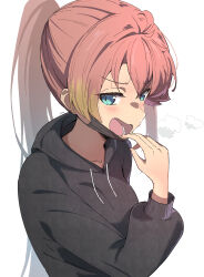 1girl absurdres ahoge blue_eyes double-parted_bangs eiyuu_densetsu hair_between_eyes highres hood hoodie judith_lanster kuro_no_kiseki_(series) long_hair long_sleeves looking_at_viewer mask mask_pull mouth_mask multicolored_hair naisu_(nai_su01) open_mouth pink_hair ponytail simple_background smile solo steam_from_mouth streaked_hair two-tone_hair upper_body white_background