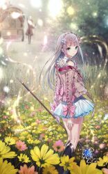 2girls atelier_(series) atelier_lulua atelier_resleriana bare_shoulders blunt_bangs boots elmerulia_frixell field flower flower_field green_eyes grey_hair hairband highres jacket key_visual kishida_mel knee_boots long_hair long_sleeves looking_at_viewer looking_back miniskirt multiple_girls non-web_source official_art outdoors promotional_art rorolina_frixell skirt staff wagon white_skirt