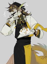 +++ 1boy animal_print apron arknights black_apron black_hat blonde_hair brown_hair chinese_commentary commentary_request cropped_jacket feet_out_of_frame fins fish_tail furry furry_male gloves grey_background hat head_fins high_collar highres jacket kaifei_(kaifei_29) laughing lee_(arknights) lee_(remedy_in_a_cup_of_leung_cha)_(arknights) leopard_print male_focus multicolored_hair open_mouth simple_background smile solo streaked_hair tail white_gloves white_jacket