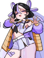 1girl :3 :d artist_name black_hair bob_cut breasts commentary contrapposto cowboy_shot earrings goddess_of_victory:_nikke hair_between_eyes jewelry ji_heeeeeee korean_commentary medium_hair midriff mole mole_under_eye multicolored_hair navel off_shoulder open_mouth purple_eyes purple_hair simple_background small_breasts smile smug solo streaked_hair syuen_(nikke) thighs twitter_username white_background